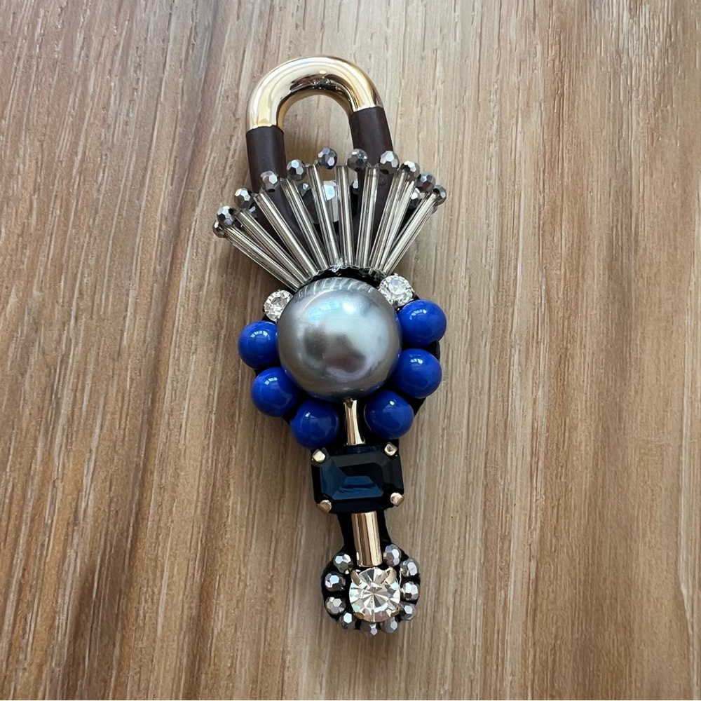 NWOT Elegant Blue and Silver Brooch